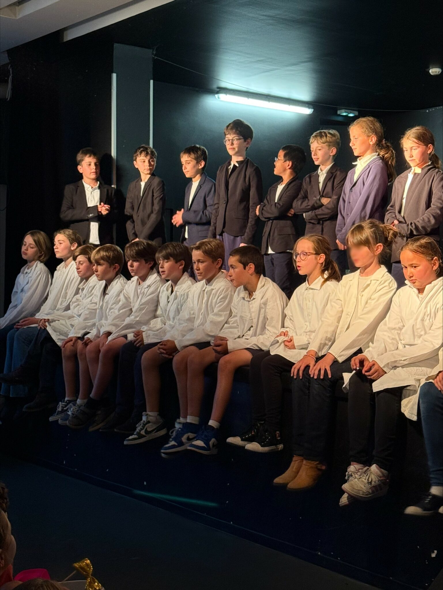 CM2 C THEATRE 2 06 (1) VALIDEES